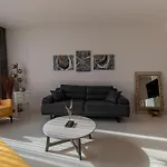 Stunning Duplex Flat With A Garden & Winter Patio