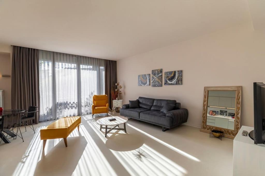 Stunning Duplex Flat With A Garden & Winter Patio * İstanbul