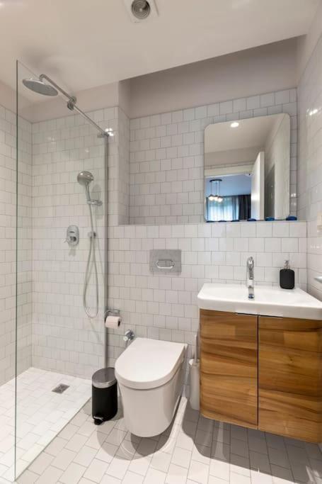 Stunning Duplex Flat With A Garden & Winter Patio Daire İstanbul