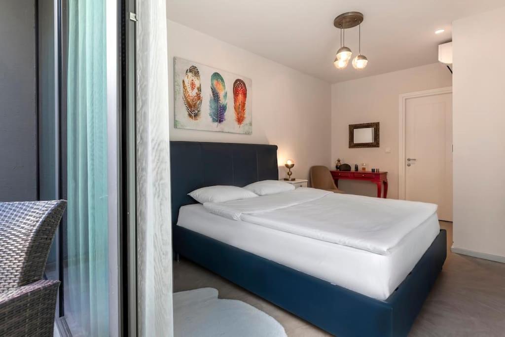 Apartment Stunning Duplex Flat With A Garden & Winter Patio